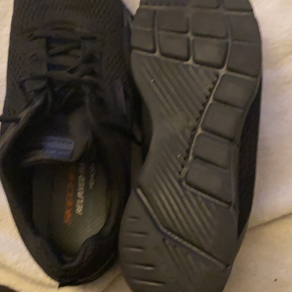 Skechers relaxes fit me wort foam size 12 shoe - Picture 4 of 4